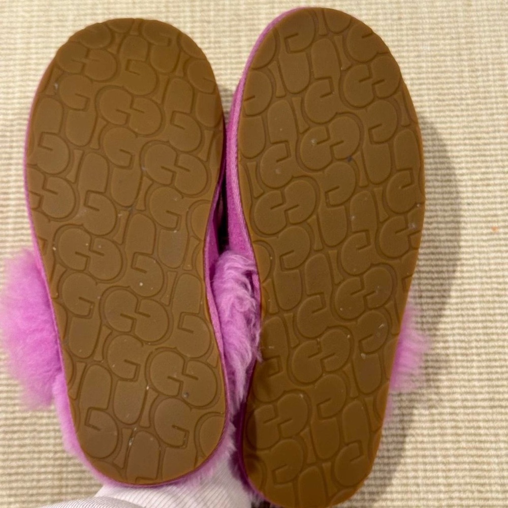 UGG Purple Fluffy Slippers - Picture 5 of 5